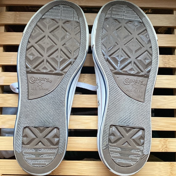 Converse - Picture 2 of 3